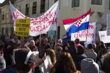 Ne damo na&scaron;e plaže - poručili su premijeru i Vladi prosvjednici koji su im stigli pod prozore iz mnogih dijelova Hrvatske