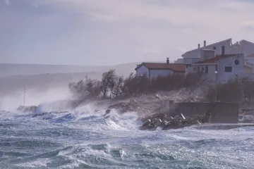 Novi tjedan će obilježiti val hladnoće, na Jadranu i olujna bura
