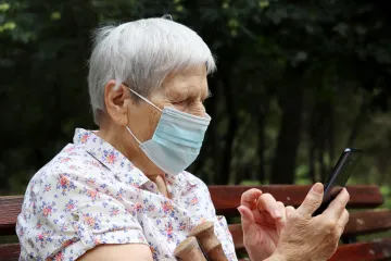 Majka nazvala kćer: 'Muž te vara, zapostavlja i još uvijek pije!'; Kći joj poslala policiju na vrata, bizaran slučaj završio na sudu