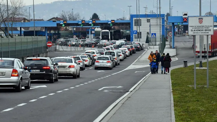 Važno upozorenje vozačima: Moguća čekanja na graničnim prijelazima u noći na srijedu, pogledajte preporučene prijelaze