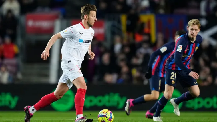 Ivan Rakitić kritizirao suigrače nakon te&scaron;kog poraza Seville, ali zato je imao &scaron;to reći o protivničkim navijačima