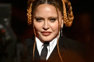 Madonna u 65. izgleda kao voštana figura, a plastični kirurg iznio je frapantan popis zahvata koje je radila na licu
