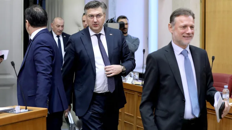 Njima sigurno nije bilo do smijeha kad su čuli &scaron;to se govori o HDZ-u: 'Vi ste pravomoćno osuđena kriminalna družina, priznajte, budite kr&scaron;ćanin'