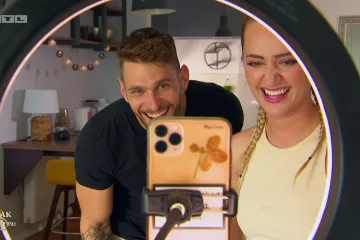 MALA ŠKOLA: Lorena je TikTok majstorica, a nakon mnogo negodovanja nagovorila je Stefana da zajedno zaplešu na trend