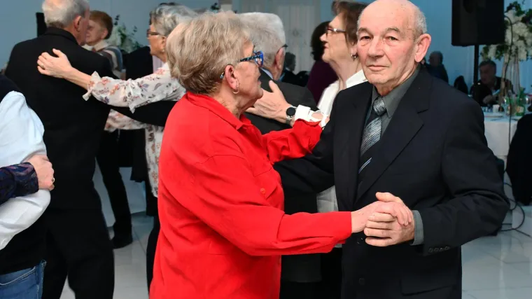 U Požegi za Valentinovo zaplesali parovi koji su 50 godina u braku