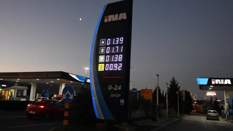 Od danas nove su cijene goriva. Provjerite koliko je litra benzina i dizela