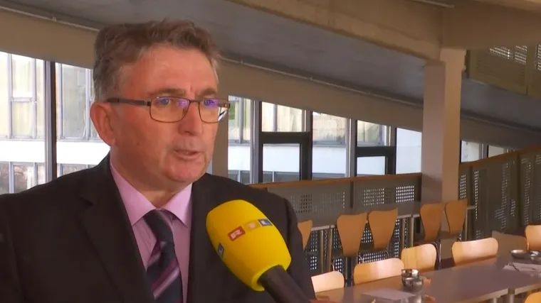 Ravnatelj &scaron;kole na Krku: 'Nema većih &scaron;teta na zgradi, ali za svaki slučaj neka djeca sutra ostanu kući'