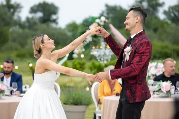 Kreativnost joj nije jača strana pa je za svoje zavjete na vjenčanju koristila stihove Zdravka Čolića: 'I u ovom trenutku mogu ti obećati sve...'