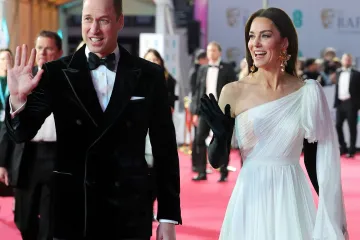 Kate Middleton je izazvala masovno padanje vilica kad se pojavila u 'recikliranoj' haljini i naušnicama iz Zare