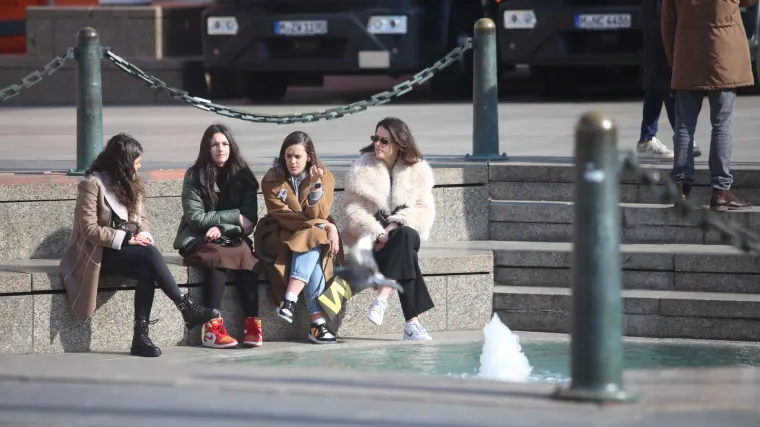 Poklade u znaku sunca, tijekom dana iznadprosječno toplo vrijeme