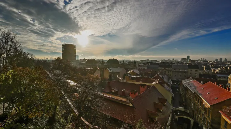 Zima jo&scaron; traje, a temperatura se penje i do 18 stupnjeva! U nekim dijelovima može biti magle