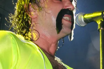 Oni kažu, 'sve je to rokenrol': Ako su ovo dosadašnji kostimi grupe Let 3, što nas tek čeka na Eurosongu?