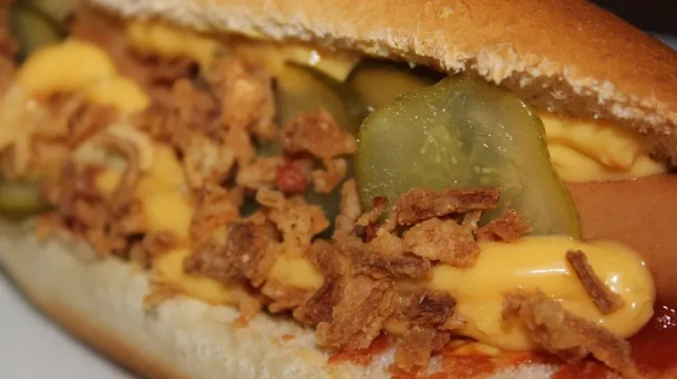 Kako se pripripema prženi luk za hot dog?