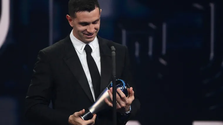 Omraženi Argentinac dobio nagradu za najboljeg golmana: Iza&scaron;ao je na binu i rasplakao se