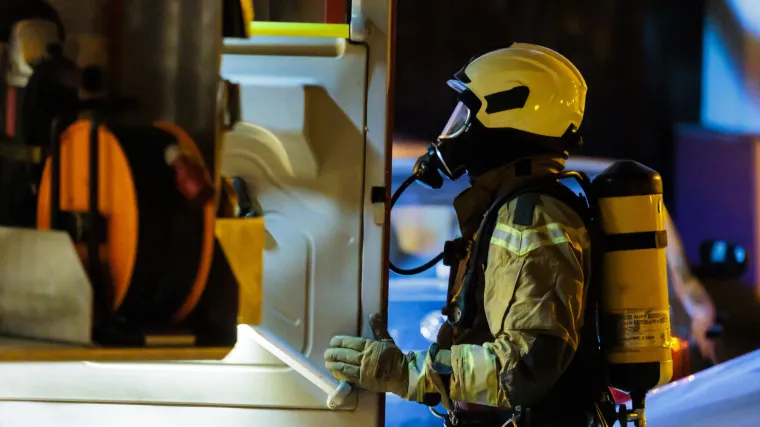 Otac izvlačio petomjesečnu bebu iz plamena, a onda je pao u nesvijest