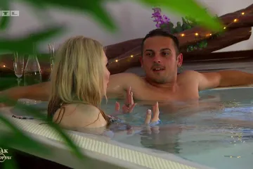 Dario i Petra gu&scaron;taju u jacuzziju, a on je usput malo provocira: '&Scaron;to si se tako stisnula?'