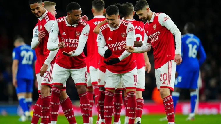 Arsenal razbio 'karamelice' i odvojio se na vrhu tablice: Liverpool bolji od 'vukova'