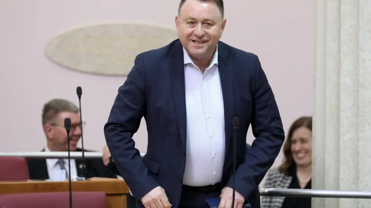 Deur zagrebačkoj vlasti: 'Za što vam treba novac od poskupljenja vode?'