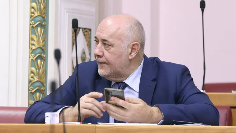 Oporba proglasila Vrkljana 'žetončićem' i izbacila ga iz svojih redova