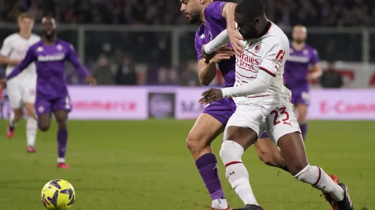 Brekalo je s klupe gledao kako njegovi suigrači ru&scaron;e Milan i Rebića: Aktualni prvaci su u velikim problemima