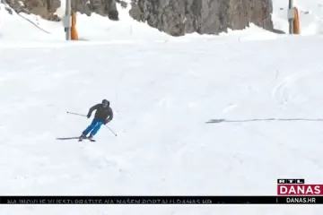 Skije, snowboard, sanjke - na riječkom brdu se danas skijalo bez pravila!
