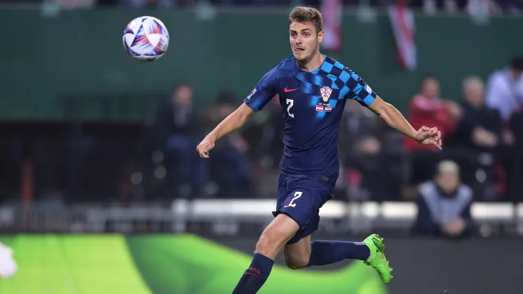 Jedan od najboljih bekova na svijetu gubi mjesto zbog mladog Hrvata: 'Tih je, ali frustriran'