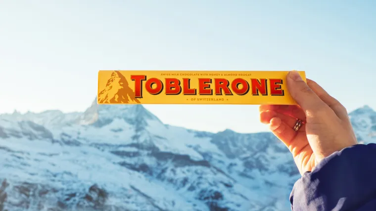 Poznata &scaron;vicarska čokolada Toblerone gubi svoju prepoznatljivu planinu na pakiranju