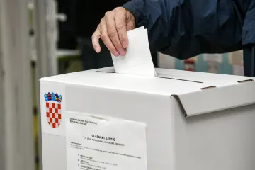 Ne stišavaju se reakcije na CRO demoskop. Analitičar: 'Rejting HDZ-a poruka je oporbi'