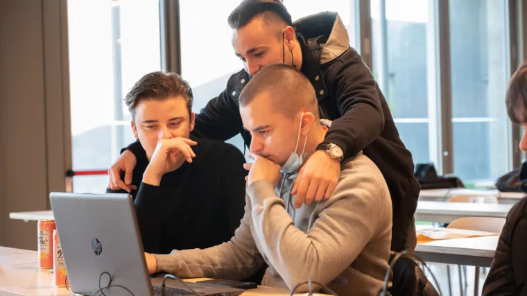 Proaktivni studenti koji brzo uče i kreiraju dodatnu vrijednost svom poslodavcu i &scaron;iroj zajednici već pri prvom zapo&scaron;ljavanju