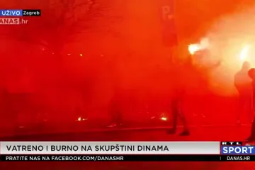 Kaos pred Sheratonom: BBB bacaju bengalke u smjeru novinara, policije nema pred hotelom