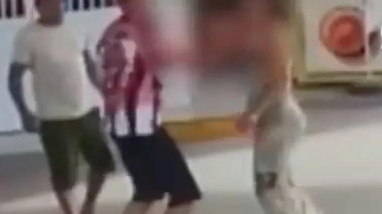 Uznemirujuća snimka: Samohranu majku izbo potpuni stranac zbog banalne svađe, nije joj bilo spasa