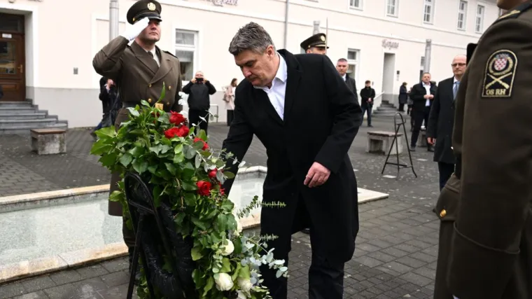 Milanović na otkrivanju biste generalu: 'Za ovo je trebalo organizacije, napora i novca. Pero nedostaješ'