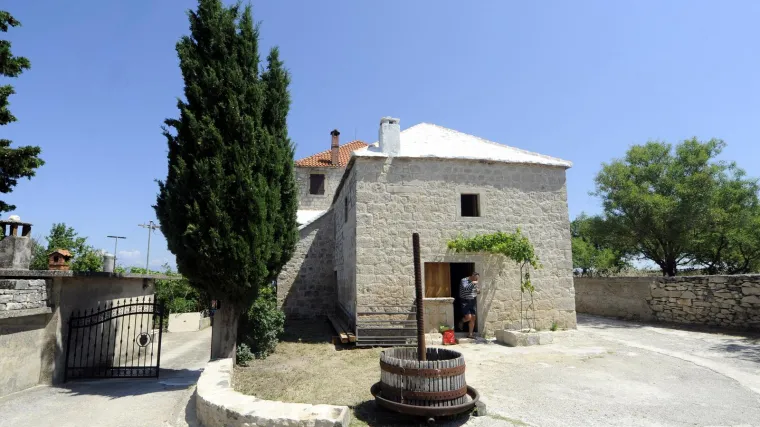 Malo mjesto ima daleko najobrazovanije stanovnike u Hrvatskoj: 'Uvijek su govorili: Nećete biti slugani'