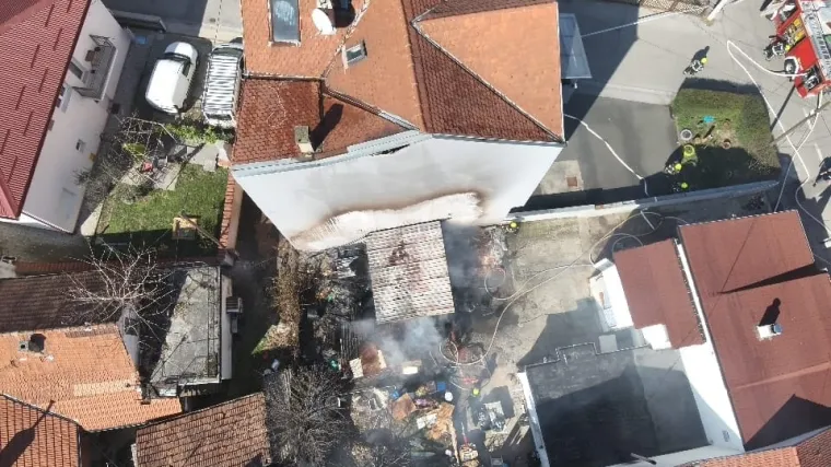 Priveden vlasnik garaže s Ferenščice koja je planula tijekom dana. Našli tri bombe