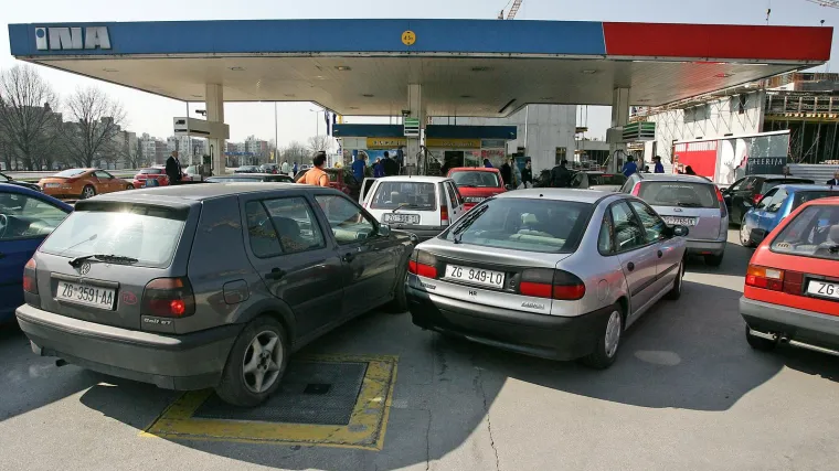 Jeste li svjesni što se događa na tržištu nafte u svijetu, a što je s cijenama goriva u Hrvatskoj? Ovo nema nikakvog smisla