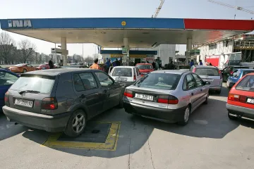 Jeste li svjesni što se događa na tržištu nafte u svijetu, a što je s cijenama goriva u Hrvatskoj? Ovo nema nikakvog smisla