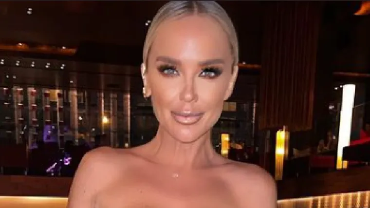 Maja &Scaron;uput na odmor po&scaron;la u crnoj uskoj haljini koja previ&scaron;e otkriva: Ipak, nižu se i negativne reakcije: 'Može&scaron; ti bolje..'