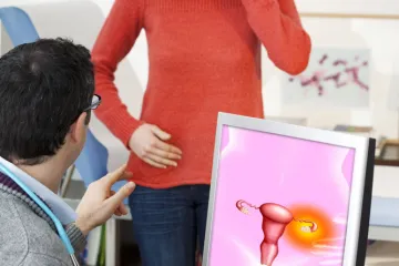 Neki simptomi javljaju se dok jedete: Nikad nitko ne bi rekao, ali ovo su rani znakovi raka jajnika!