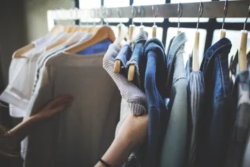 Šuga u popularnoj trgovini? Kupci tvrde da su dobili osip po tijelu nakon što su isprobali odjeću