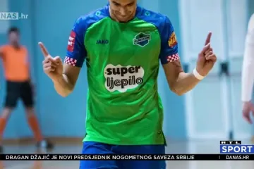 Zanimljiv izraz bunta omiškog prvoligaša: Ne žele kladionicu za sponzora pa na dres zalijepili Super Hika, turbo folk...