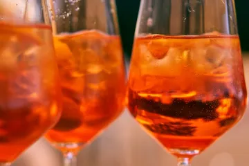 Koji je normati za pripremu koktela s Aperol spritzom?