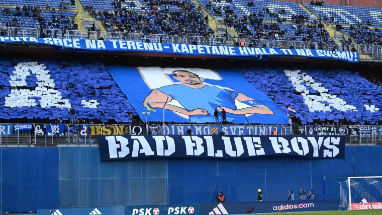 Koreografija za Ademija, bakljade i poruka Boysa za svog tragično preminulog člana čiji ubojica, krvnik, nikad nije priveden pravdi