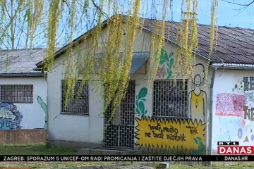 Umjesto s obitelji, maloljetni delikventi žive s pravosudnom policijom i odgajateljima, a uz školu - uče i kuhati