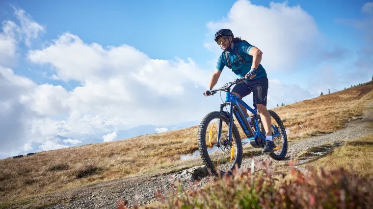 Od praktičnosti za vožnju na posao do manjih tro&scaron;kova i ekolo&scaron;ke prihvatljivosti, otkrijte 10 razloga za&scaron;to biste trebali kupiti e-bicikl!