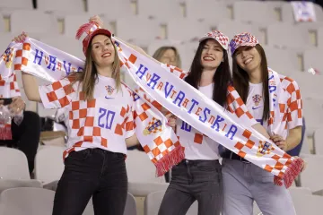 Ogromna gužva ispred Poljuda: Zagrijava se atmosfera na tribinama, ali tisuće još čekaju vani