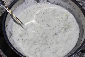 Recept kako se priprema domaći Tzatziki umak