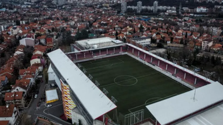 Srpski prvoligaš ima jedan od najbizarnijih stadiona na svijetu: Izgradili su ga na nevjerojatnom mjestu
