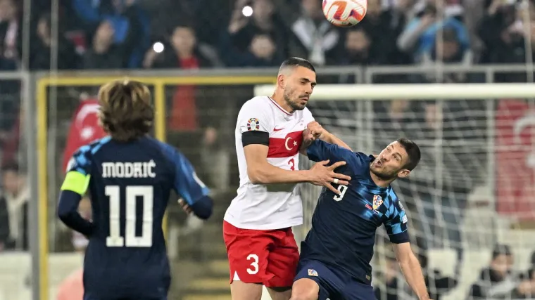 Poslu&scaron;ajte reakciju srpskog komentatora na utakmicu između Hrvatske i Turske: Očigledno je na čijoj je strani strani, a jedna situacija posebno ga je pogodila