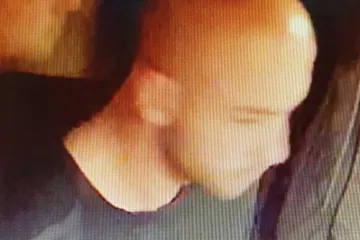 Policija traži muškarca sa slike: Ima između od 25 i 35 godina, visine je oko 175 cm, a evo zašto ga žele čim prije pronaći