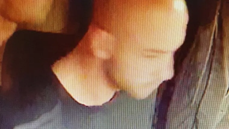 Policija ga traži od pro&scaron;le godine! Ćelav je, ima tetovažu i pretukao je nekoga u zagrebačkom kafiću